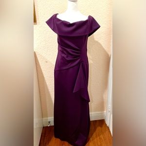 Xscape- gorgeous dress